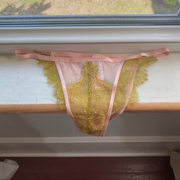 Victoria’s Secret Dream Itsy lace underwear - Picture 6 of 9